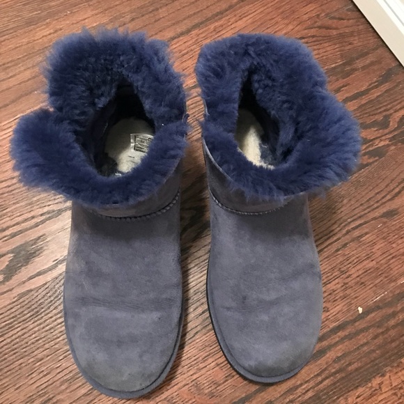 Bailey Button Shorty Uggs - Picture 5 of 5